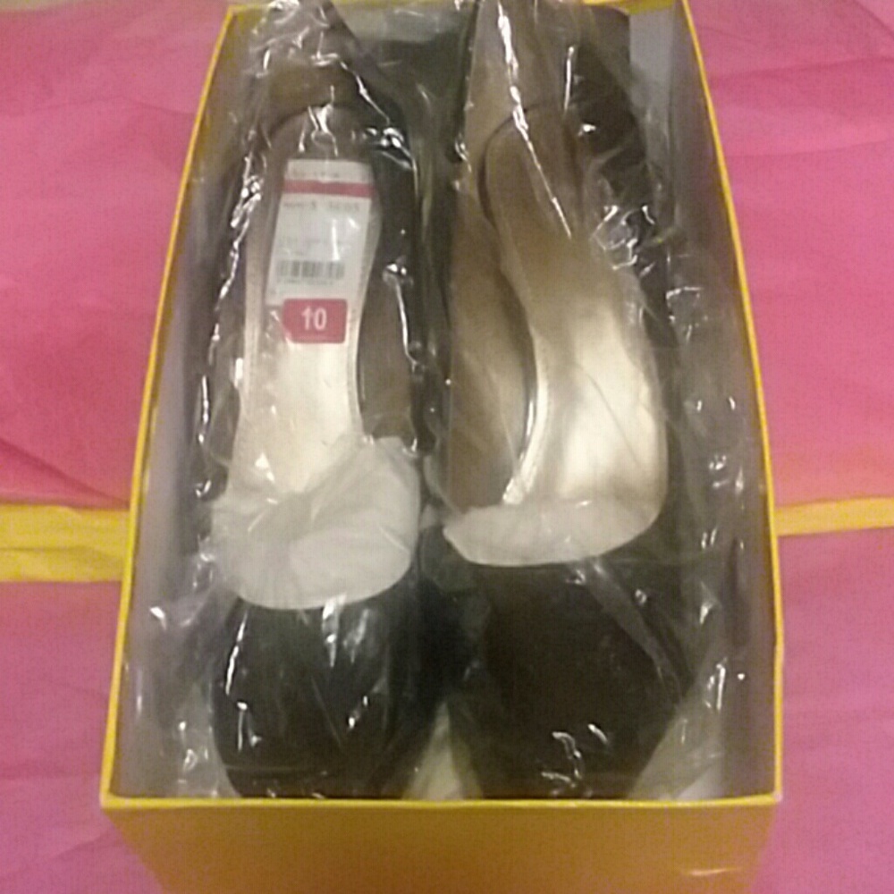 Black dressy shoes